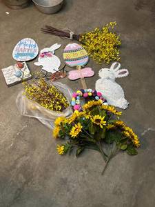 lot 411 image: Easter Decor Lot Signs, Wreath & Flowers