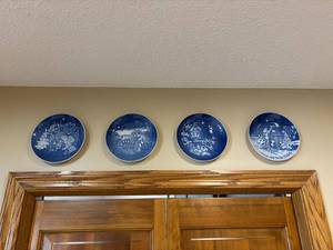 lot 448 image: Bing & Grndahl Xmas Plates Set 1981-84