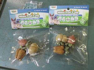 lot 21 image: 2 packages of nibble fruit and vege...