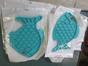 lot 49 image: lot of 7 catdog bowl trayfloor pr...