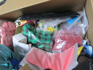 lot 56 image: box of pet items...