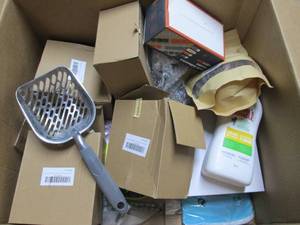 lot 58 image: box of pet items...