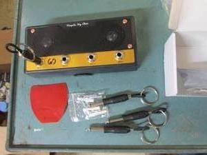 lot 86 image: amplifier wall mouted key holder...