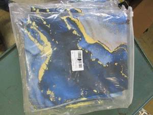 lot 99 image: 4 sets of 4 16x16x4 pillow covers...