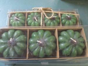 lot 102 image: lot of scented candles...