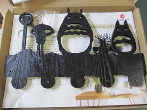 lot 110 image: 3 key hooks...