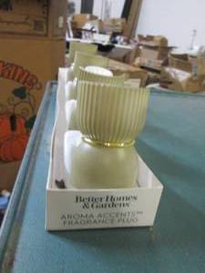 lot 113 image: 4 plug in scent warmers...