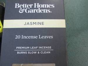 lot 127 image: 10 packages of 20 better homes and ...