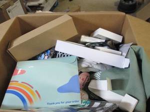 lot 128 image: box of misc...