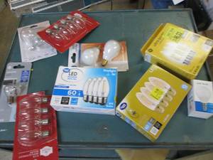 lot 157 image: lot of light bulbs...