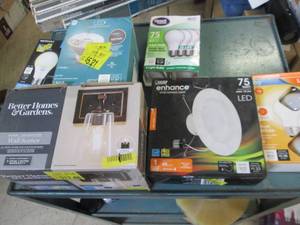 lot 158 image: lot of light bubs...