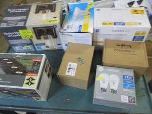 lot 159 image: lot of light bulbs...