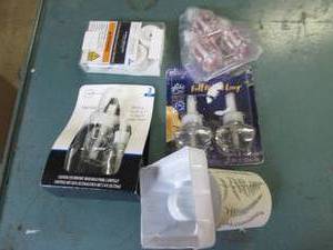 lot 165 image: lot of scented refill packs and plu...