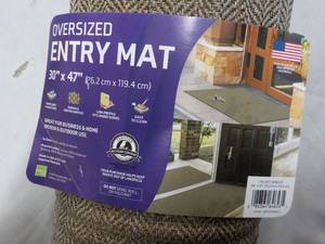 lot 4 image: Oversized Entry Mat 30 x 47...