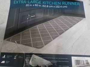 lot 7 image: Extra Large Kitchen Runner 20 x 60...