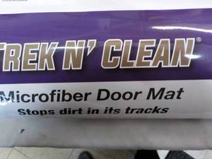 lot 45 image: Trek N clean Microfiber Door Mat 24...