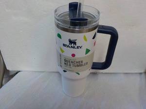 lot 71 image: Stanley 40 oz Quench H2O Tumbler...