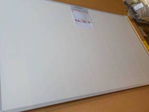lot 213 image: 5 x 3ft White Board with Aluminum F...