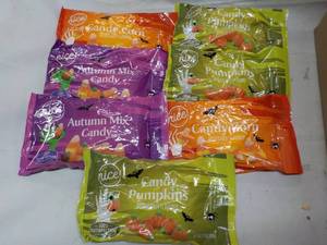 lot 108 image: 7 ct 12 oz Bags Autumn Mix Candies...