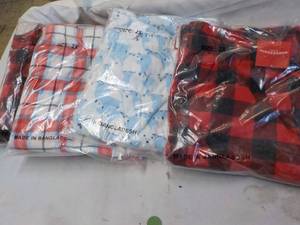 lot 238 image: 4 ct 2XL Super Soft Lounging Pants...