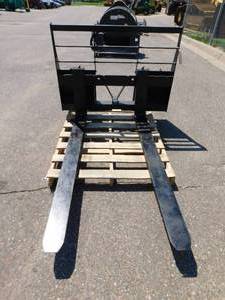 lot 11 image: Class II Skid Steer Plate with 60 Forks