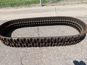 lot 18 image: Excavator Track - 250 x 52.5 x 76