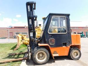 lot 8 image: 1997 Clark GPX40 8000lb forklift with Cab