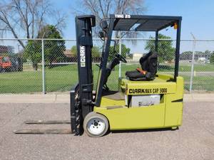 Clark TMG25 5000lb Electric Forklift