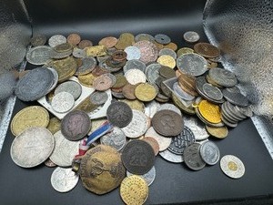 lot 25 image: 2.92 LBS of Mixed International Coins, Tokens and Medals, Wide Variety, Nationalities and Range of Ages