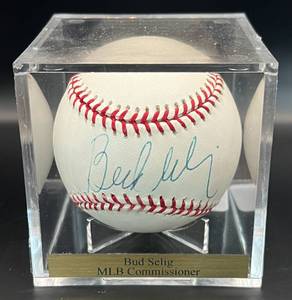lot 13 image: Bud Selig (MLB Commissioner) Signed Baseball Rawlings OMLB Selig Ball