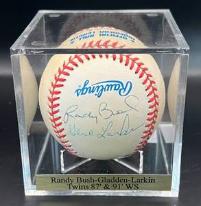 lot 15 image: 1987 and 1991 World Series Champions Randy Bush, Dan Gladden, Gene Larkin Signed Baseball Rawlings OALB Budig Ball Minnesota Twins w cube and plaque