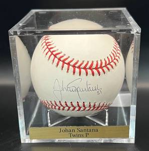 lot 20 image: Johan Santana Signed Baseball Rawlings OMLB Selig Ball Minnesota Twins w cube and plaque