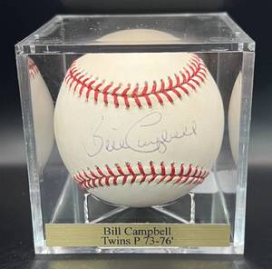 lot 39 image: Bill Campbell (Minnesota Twins Pitcher 1973-76) Signed Baseball Rawlings OMLB Selig Ball w cube and plaque