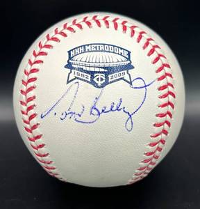 lot 67 image: Tom Kelly (Minnesota Twins Manager) Signed HHH Metrodome Rawlings OMLB Selig  Baseball w cube