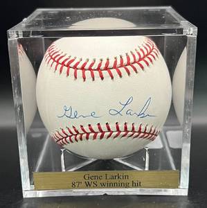 lot 69 image: Gene Larkin (Minnesota Twins 1987 World Series Winning Hit) Signed Rawlings OMLB Selig  Baseball w cube and plaque