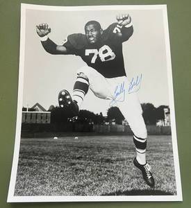 lot 121 image: Bobby Bell Signed 8x10 Photo - University of Minnesota Football