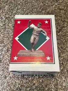 lot 165 image: Kirby Puckett Statue Minnesota Twins Pepsi-Cola Stadium Giveaway - New In Box