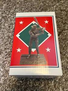 lot 161 image: Tony Oliva Statue Minnesota Twins Pepsi-Cola Stadium Giveaway - New In Box