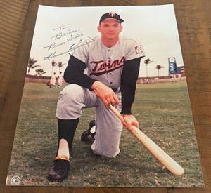 lot 4A image: Harmon Killebrew Signed 8x10 Photo w COA - Vintage Minnesota Twins Baseball