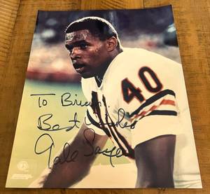 lot 5A image: Gale Sayers Signed 8x10 Photo w COA - Vintage Chicago Bears Football