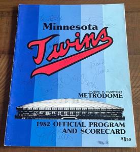 lot 46A image: 1982 Minnesota Twins Official Program and Scorecard w 11 Autographs including Frank Viola - Baseball