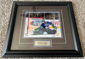 lot 76A image: Roberto Luongo Signed and Framed Photo w COA - Hockey