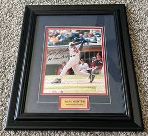 lot 79A image: Torii Hunter Signed and Framed Photo Inscribed 02 Japan MVP Limited Edition Numbered 248 w COA - Minnesota Twins Baseball