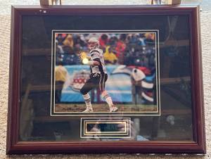 lot 171A image: Tom Brady Frames and Matted Photo - Nice piece