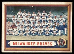 lot 195 image: Milwaukee Braves 1957 Topps #114 Milwaukee Braves Baseball Card