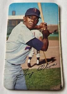 lot 242 image: Tony Oliva 1970 Topps Giant #26 Vintage Minnesota Twins Baseball Card
