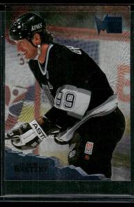 lot 318 image: Wayne Gretzky 1995 Metal #71 Hockey Card