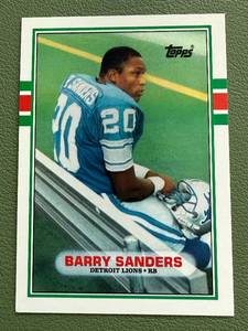 lot 15C image: Barry Sanders RC 1989 Topps Traded #83T Rookie Football Card