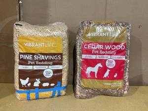 lot 103 image: LOT OF 2 Vibrant Life Pet Bedding