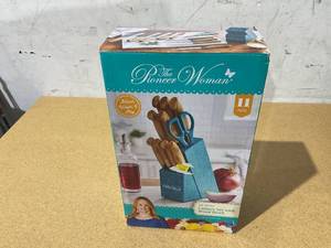 lot 242 image: 11PCS The Pioneer Woman Stainless Steel Knife Block Set